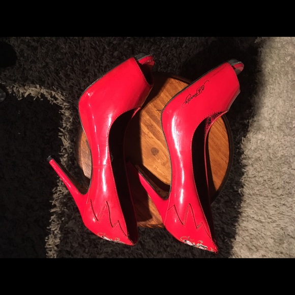 Ed Hardy red peep-toe pumps - Picture 2 of 8